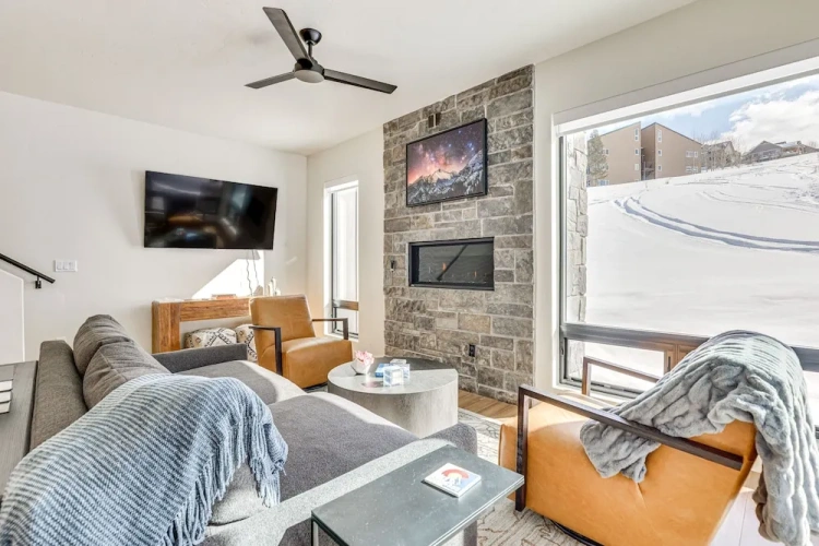 3 Bedrooms Apartment