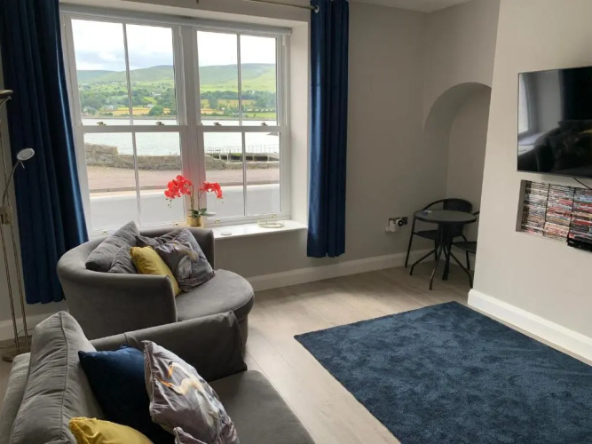 Luxurious Fully-equipped Seafront Apartment