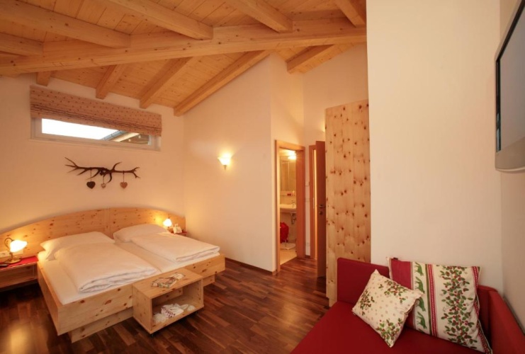 2 Bedrooms Quadruple Apartment with balcony