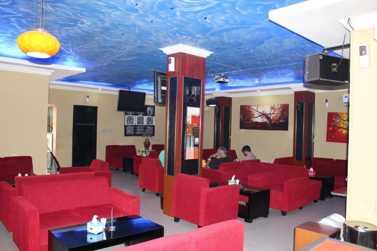 Hollywood Hotel