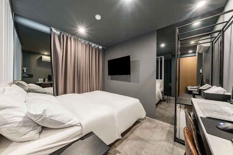 Shinchon Wol Hotel