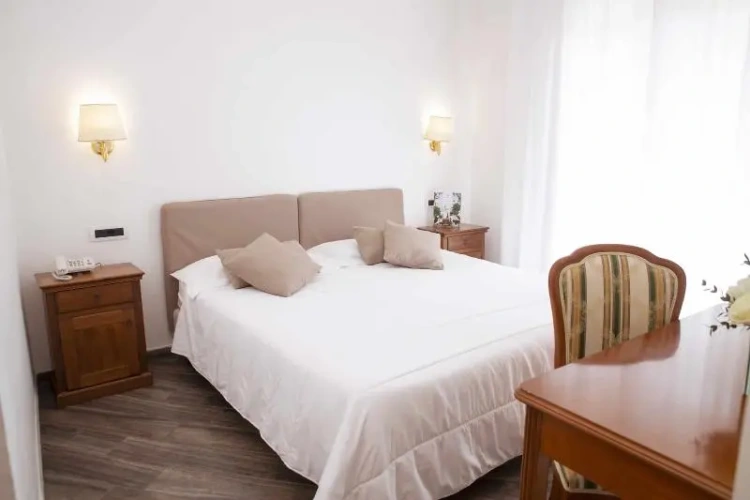 1 Bedroom Standard Double room with balcony and with garden view