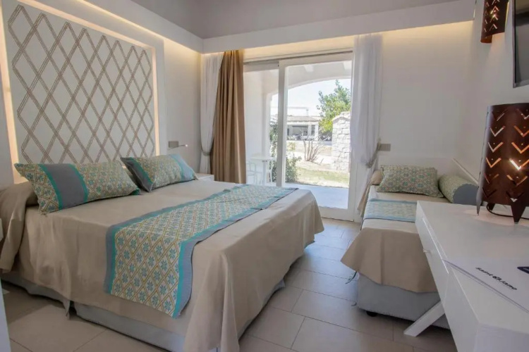 Limone Beach Resort