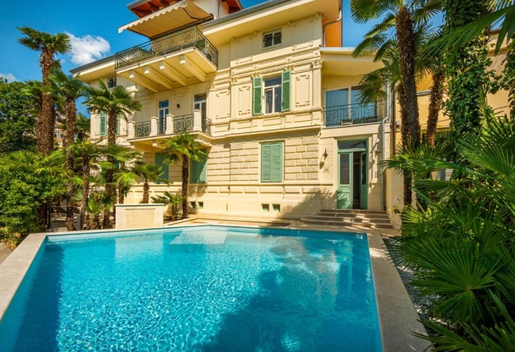 2 Bedrooms Apartment with balcony and with view