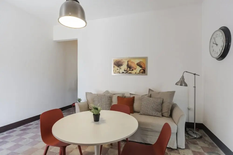Urban Garden Apartment