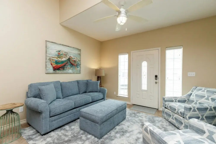 Cozy 2 Bedroom, Monthly Rates, Pets & Pool