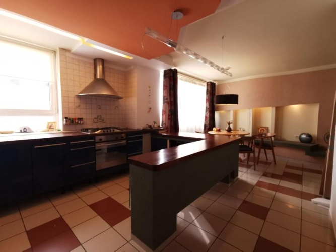 3 Bedrooms Apartment