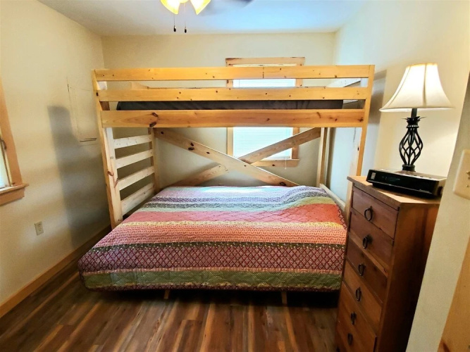 Steel Driver River Cabin