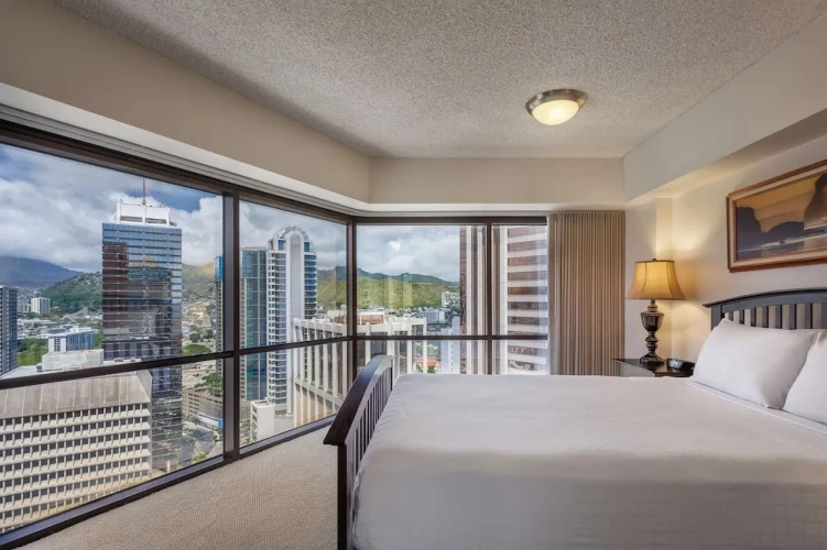 1 Bedroom Executive Suite with mountain view
