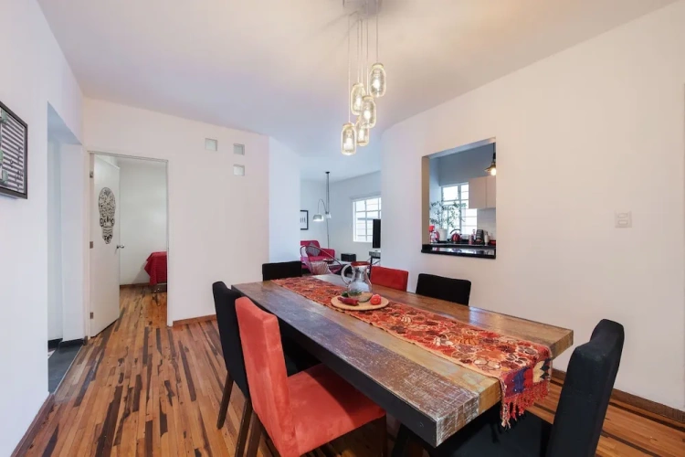 2 Bedrooms Apartment