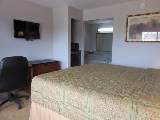 Rodeway Inn Arlington Entertainment District Area