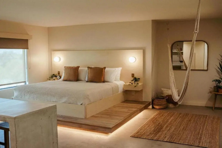 Brut Hotel