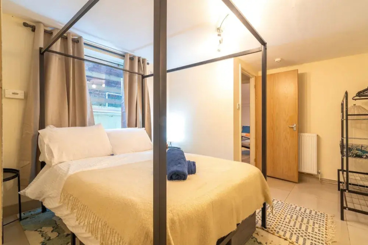 Private 1Bd Flat Near Gloucester Docks