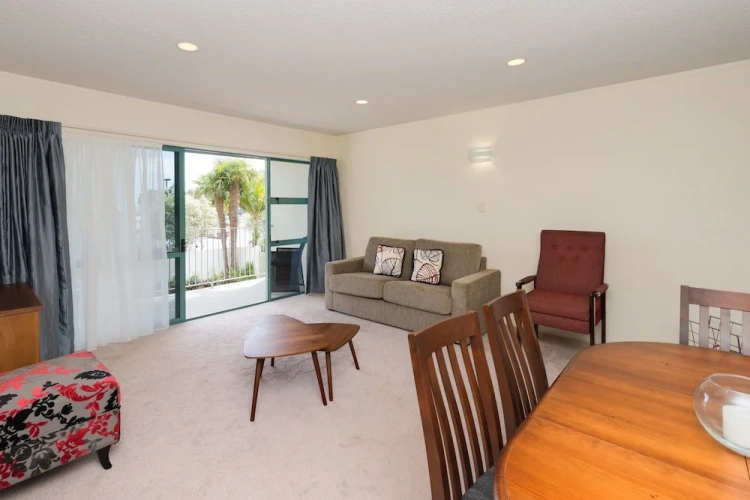 2 Bedrooms Quadruple Apartment