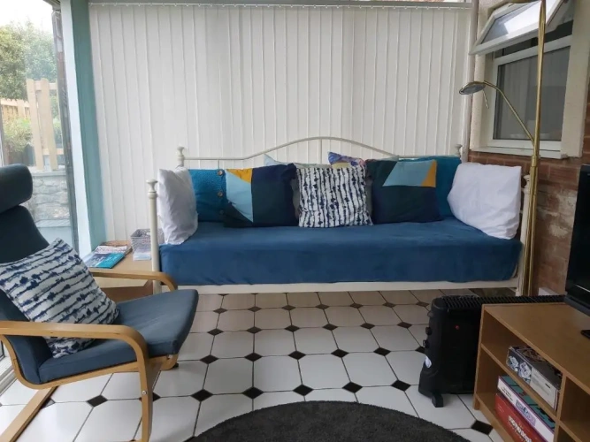 2 Bedrooms Apartment