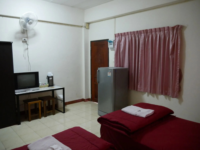 Phuttipong Apartment