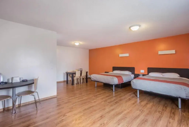 Motel 6-Camrose, AB