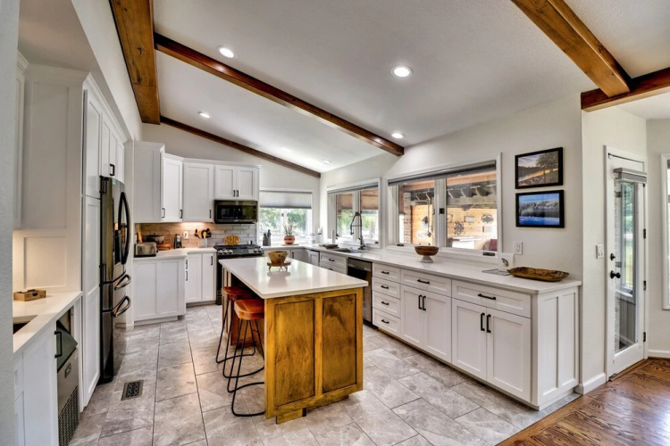 Cotter Home w/ Direct Access to White River!