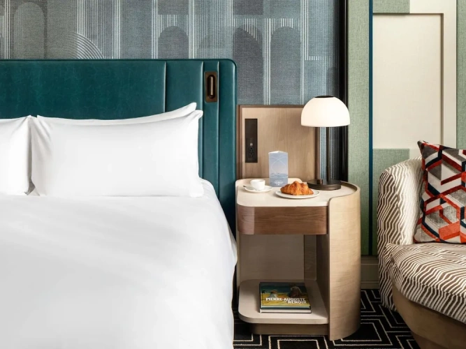 Standard Double room with city view