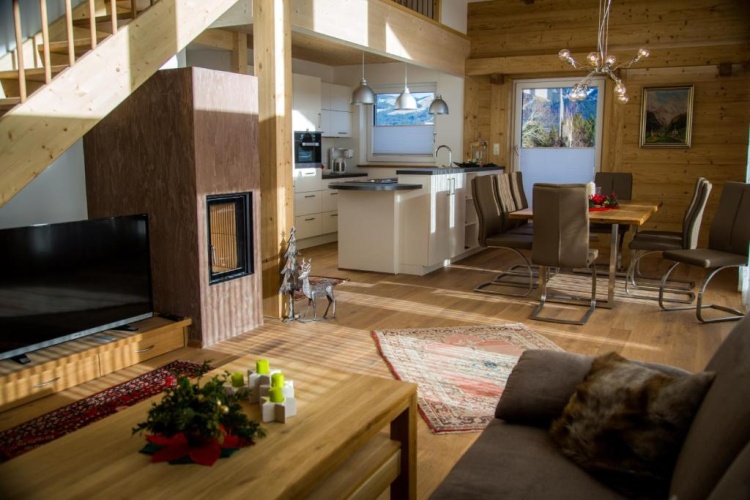 3 Bedrooms Apartment
