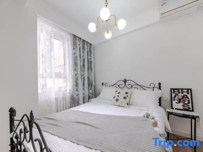 2 Bedrooms Family Tent with city view