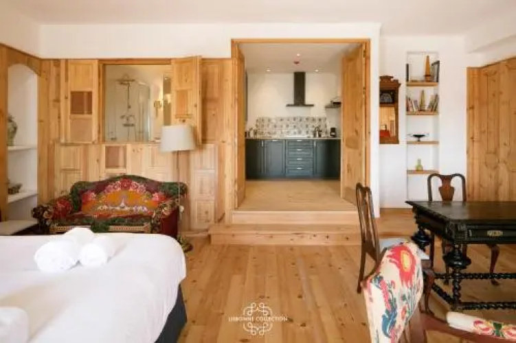 Alfama View Deluxe Suite Apartment