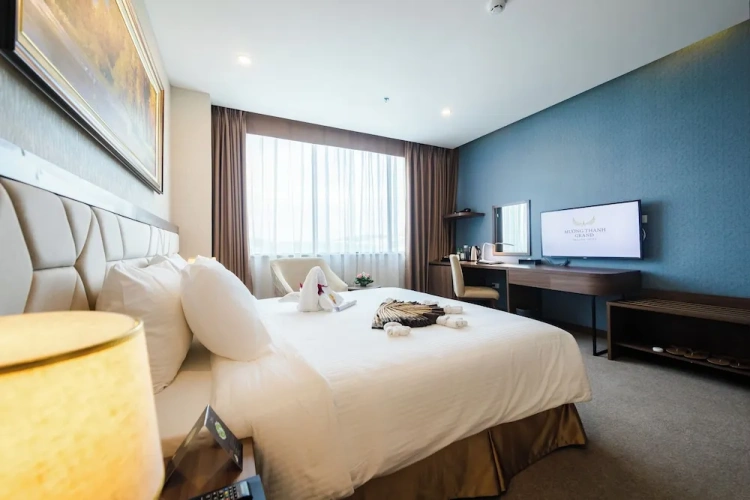 Deluxe Double room with city view