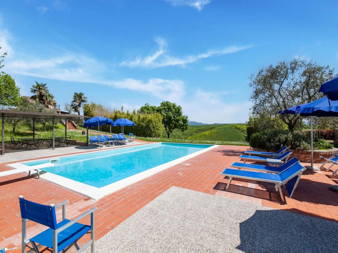 Typical Tuscan farmhouse with swimming pool and A/C