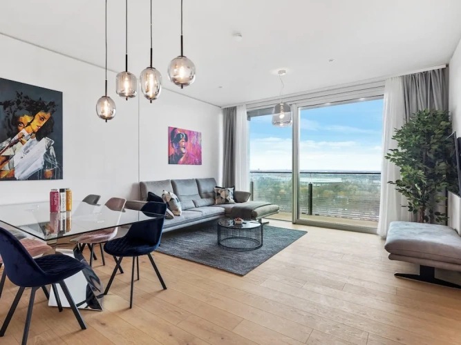 2 Bedrooms Deluxe Penthouse room with balcony and with city view