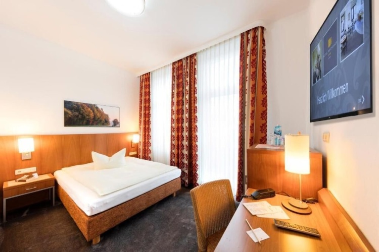 Comfort Single room with courtyard view