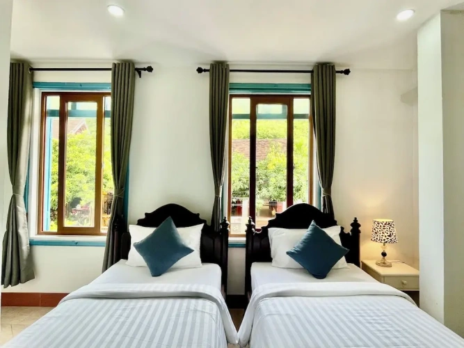 Standard Double room with city view