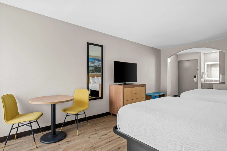 Days Inn by Wyndham Dallas Plano