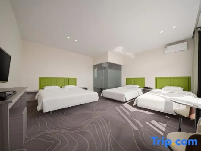 Premium Quadruple room
