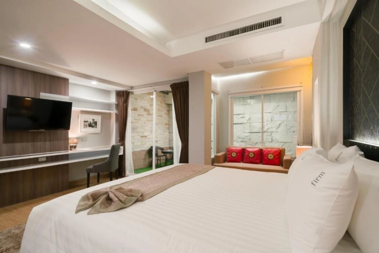 Premier room