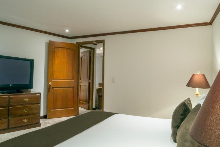 Quadruple Suite