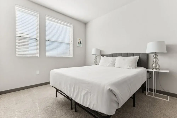 2 Bedrooms Apartment