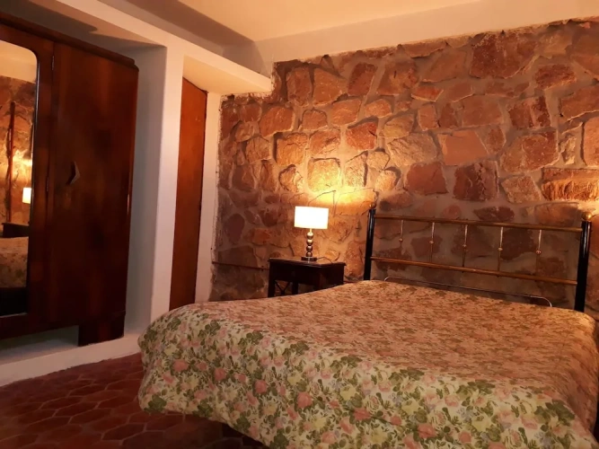 2 Bedrooms Cottage