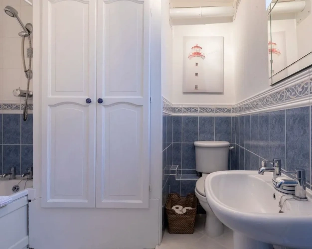 3 Bedrooms Cottage