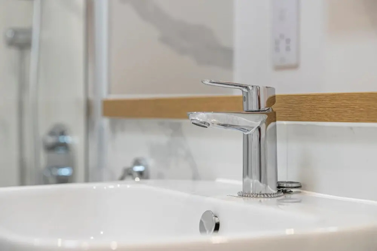Quiet Luxe Escape 65s Only