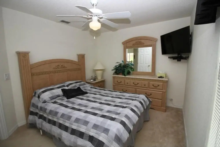Christine's West Haven Vacation Home