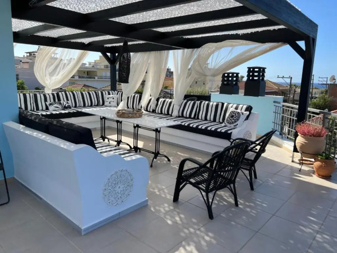 Magical Seaside Town Boutique Apts 2