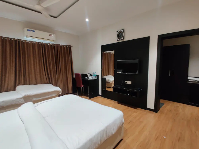 Priyanjali Hotel and Garden