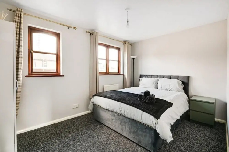Luxe 2 bed House in London - Free Parking