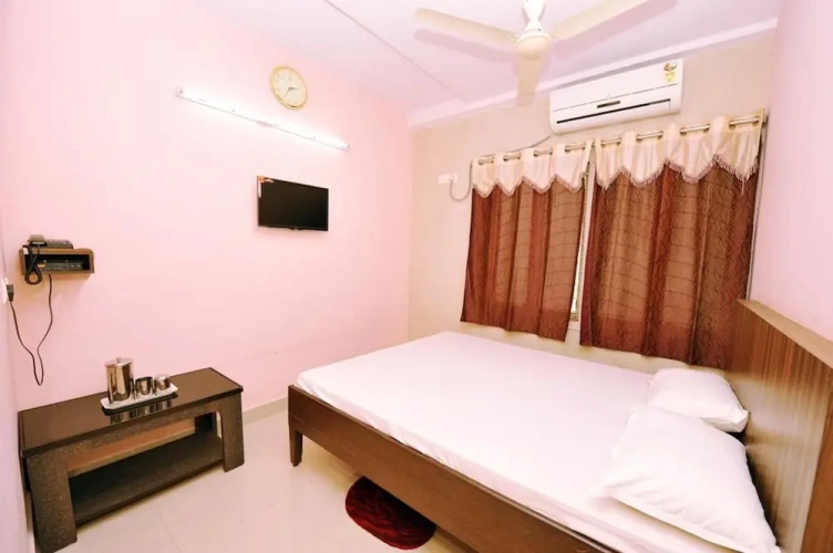 Economy room