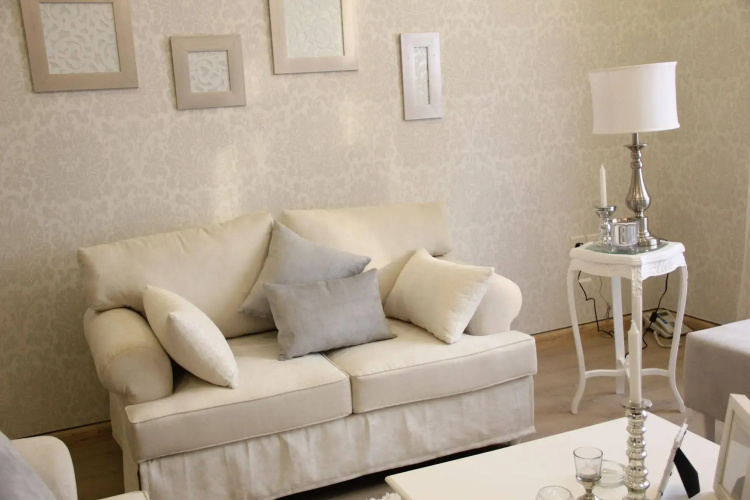 Flora Hotel Suites