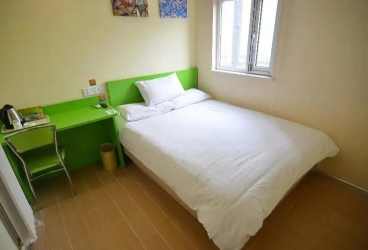 Kelinning Hotel Qingdao Taidong