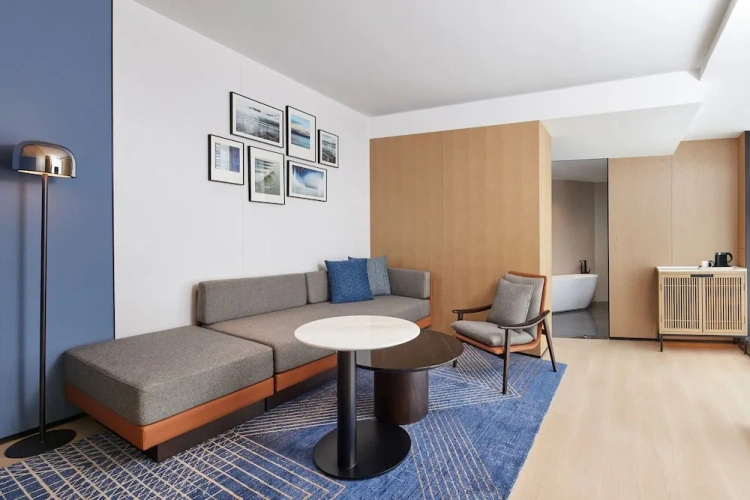 Executive Double Suite with lake view