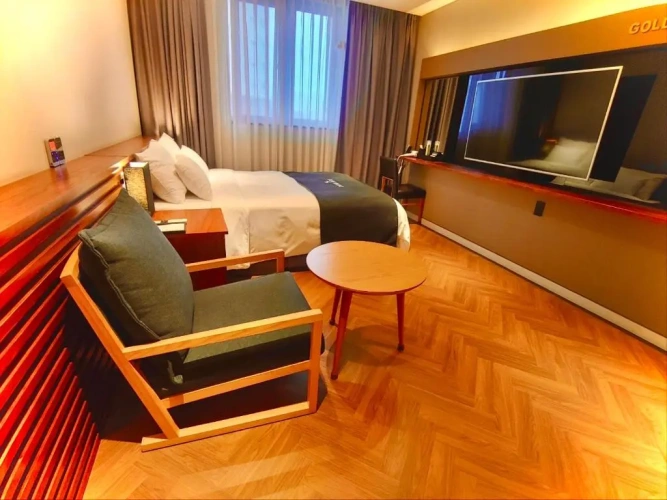 Deluxe Double room with city view