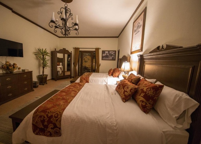 Deluxe Suite