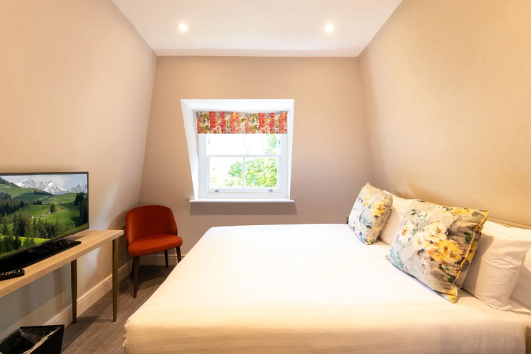 Byron Hotel London